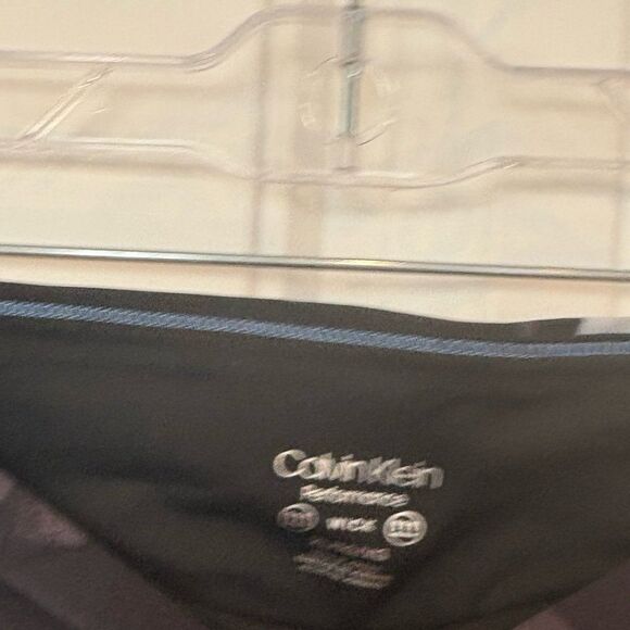 Calvin Klein Performance Black Floral Crops Size XL - Picture 5 of 6